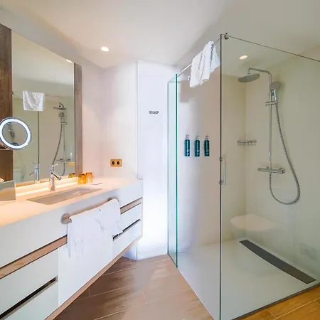 Hilton Mallorca Galatzo Hotel 5*